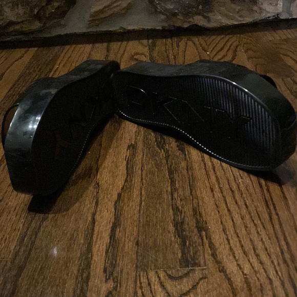 DKNY platform slide sandals, new, black - Picture 4 of 6